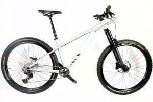 vélo vtt canyon 29 pouce 12v